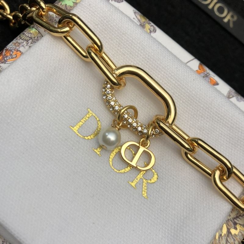 chr1st1an D10r bracelets